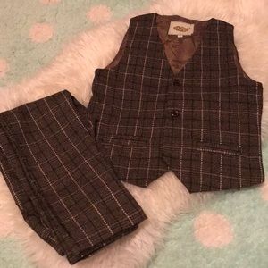 NWT 3 piece suit 4T